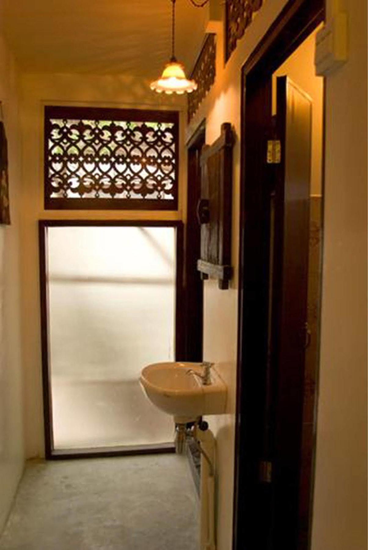 Albergue Yha Bangkok Airport Bang Phli Exterior foto